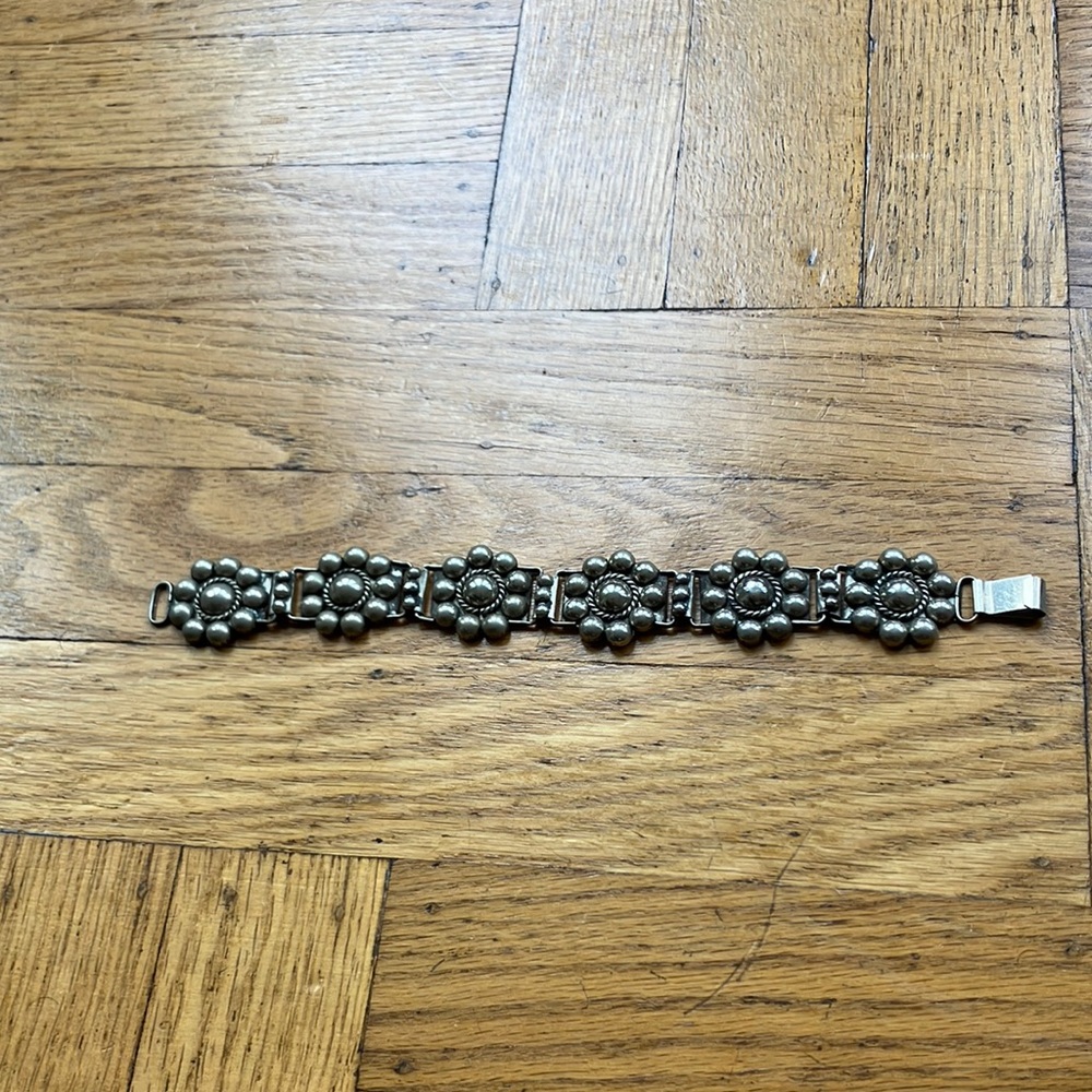 Incredible Vintage Concho Blossom Bracelet 8.5 inches - Picture 2 of 16